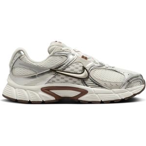 Nike V5 RNR Sneakers - Off White - Zilver - Bruin - Textiel - Synthetisch