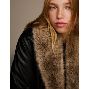 Bershka Jack Met Leereffect En Kraag Van Imitatiebont Dames Xs Zwart