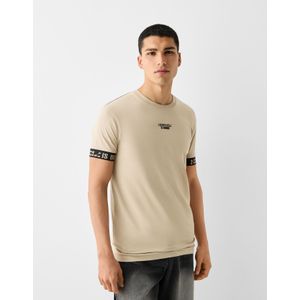 Bershka Slim Fit T-Shirt Met Korte Mouw En Gestreept Detail Heren S Kameel