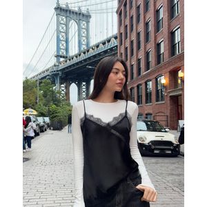 Bershka Asymmetrische Satijnen Top Met Kanten Bandjes Dames L Zwart