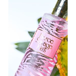 Bershka Woeste Wilde Kus Lichaamsmist 250 Ml Dames Zwart