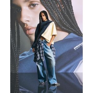 Bershka T-Shirt Met Korte Mouw En Out Of Core-Print Dames M-L Geel