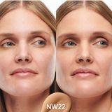 MAC Studio Radiance Serum Foundation 30 ml NW22