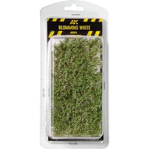 BLOMMING WHITE SHRUBBERIES