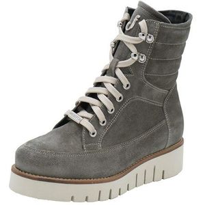 Footnotes Lizzy Christa