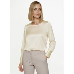 Een slip-on blouse Van Fadenmeister Berlin wit