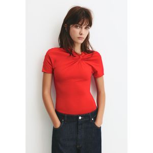 Body Met Knoopdetail In De Halslijn