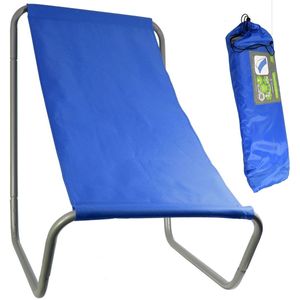 Ligstoel - strandstoel - inklapbaar met een blauwe tas