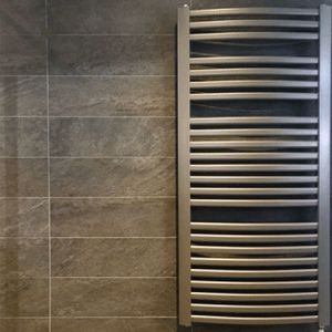 Instamat MILANO GEBOGEN Elektrische Radiator 60,5×179 cm Zwart 1000W