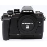 Olympus OM-D E-M10 mark II body zwart + ECG-3 grip OCCASION