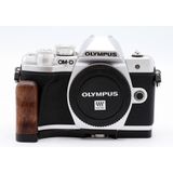 Olympus OM-D E-M10 Mark III body + Fotodiox grip OCCASION