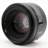 Sony SAL 50mm F/1.4 + zonnekap SH0011 OCCASION