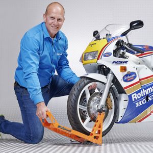 Datona MotoGP Paddockstand voorwiel - KTM oranje -