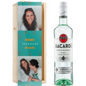 Rum in bedrukte kist - Bacardi