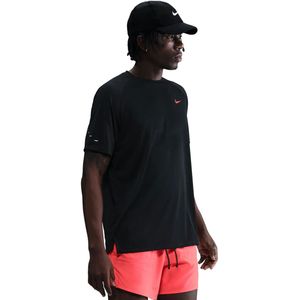Nike - Stride Swoosh T-Shirt - Rood - Heren