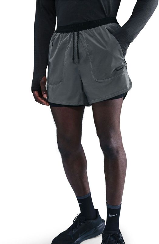 Nike 2-in-1 hardloopshorts met reflecterend design voor heren (10 cm) - Zwart