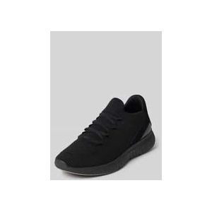 Sneaker mit Label-Stitching