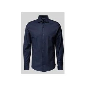 Slim Fit Business-Hemd mit Haifischkragen Modell 'Pares'
