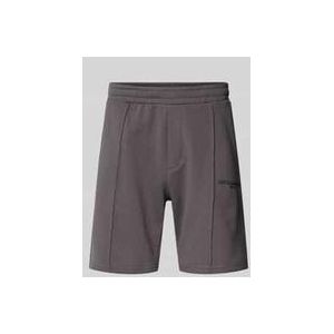 Regular Fit Sweatshorts mit fixierten Bügelfalten