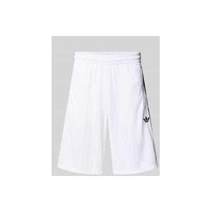 Shorts mit Label-Stitching und Eingrifftaschen