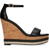 Zwarte sandalen met sleehak