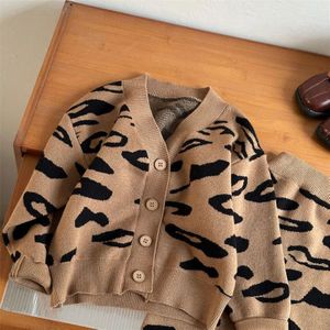 Mini Fashion™ - Warm und stilvoll - Niedliches Frühlingsset für Kinder Braun / 100 (3 Jahre) | Pädagogisches Holzspielzeug