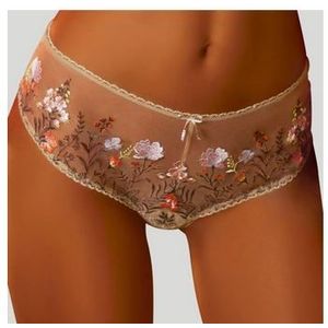 Lascana Stringpants Maria met kleurrijke bloemen van geborduurd kant