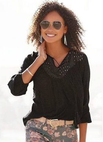 Lascana Crêpe-blouse met geborduurde oogjes, damesblouse, losse pasvorm