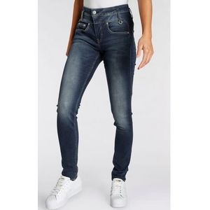 Herrlicher Slim fit jeans SHARP SLIM REUSED DENIM Aanhoudende topkwaliteit bevat gerecycled materiaal