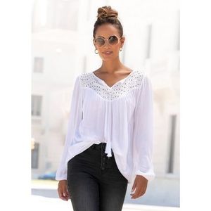Lascana Crêpe-blouse met broderie anglaise