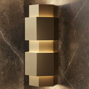 Wandlamp martens design monaco 10x26 cm hexagon geborsteld goud