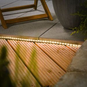 Solar LED-Streifen LED-Stripe für außen 5 Meter 300 LEDs warmweiß 102710 - Esotec