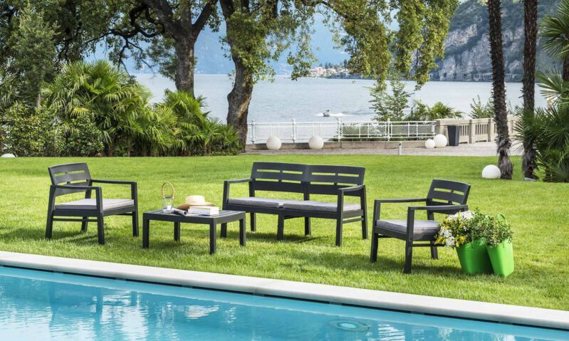 Progarden - Outdoor-Lounge-Set Massa, Gartengarnitur mit 2 Sesseln, 1 Sofa und 1 Couchtisch, Innen- und Außensitzgruppe mit Kissen, 100 % Made in