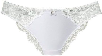 LASCANA Tanga aus floraler Spitze in dezent transparenter Optik