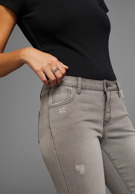 Arizona Bootcut-Jeans Ultra-Stretch ausgestellte Beinform, modischer Used-Look, normale Leibhöhe