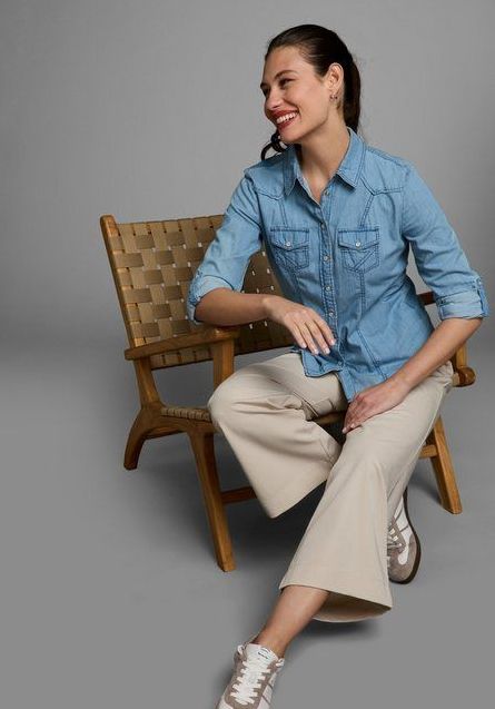 Arizona Jeansbluse mit Druckknöpfen in Perlmuttoptik und Krempelärmeln