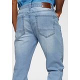 Bruno Banani Straight-Jeans Hutch gerade Beinform, teilweise mit modischen Destroyed-Effekten