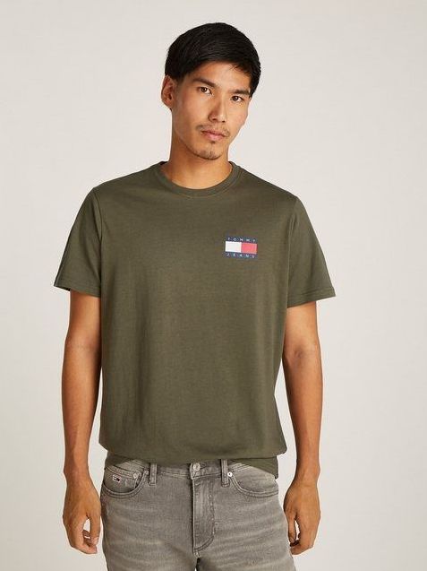 Tommy Jeans T-Shirt TJM SLIM ESSENTIAL FLAG TEE EXT Mit Rundhalsausschnitt