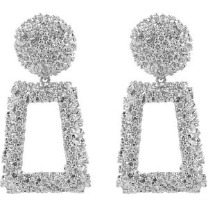 Metalen oorbellen eenvoudige geometrische relif bloemen oorbellen retro Fashion persoonlijkheid oorbellen (wit)