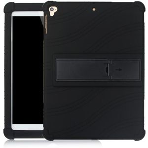 Voor iPad 6 (9.7 Universal) Tablet PC Siliconen beschermhoes met onzichtbare beugel(zwart)