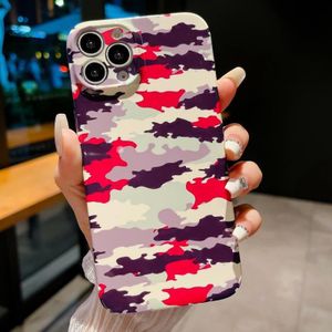 Voor iPhone 13 Pro Max Precieze Gat Camouflage Patroon PC Telefoon Case(Rood Paars Wit)