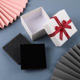 10 STUKS Bowknot Sieraden Gift Box Vierkante Sieraden Papier Verpakking Doos  Specificatie: 8x8x3.5cm (Romig Wit)