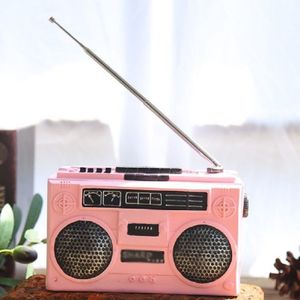 Vintage radio TV set huis decoratie retro ambachtelijke decoratie  stijl: radio roze