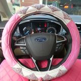 De kleur roze + wit lederen auto Steering Wheel Cover vier stelt seizoenen generaal met diamant