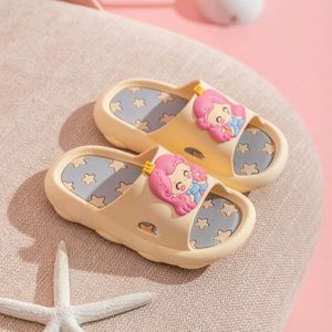 Kinderslippers Cartoon antislip sandalen met zachte zolen  maat: 28-29