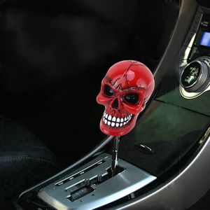 Universele schedel hoofd vorm ABS handmatige of automatische versnelling Shift knop met drie Rubber Covers pasvorm voor alle Car(Red)