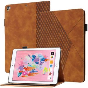 Rhombushuid Feel Horizontale Flip Tablet Leren Case met kaartslots & Houder & Slaap / Weks-up Functie voor iPad 9.7 2018/2017 (Bruin)