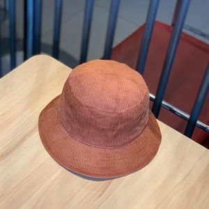 Leisure Corduroy Fisherman Hat Fall en Winter Foldable Art Sunhat  Maat: M (56-58cm)(Caramel Colour)