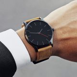 Mannen eenvoudige mat lederen riem quartz horloge (bruin)