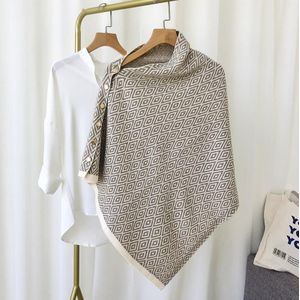 Button Gestreepte sjaal Dual-Use Herfst & Winter Verdikt warmte Imitatie Kasjmier Shawl (Rhombus-Light Gray)